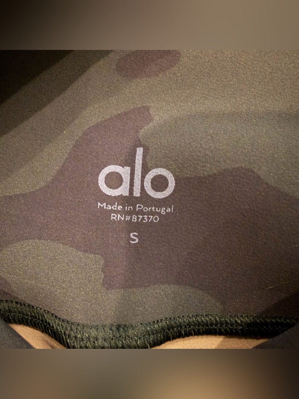 NWOT ALO Yoga High-Waist GreenCamo Womens Leggings - Picture 3 of 4